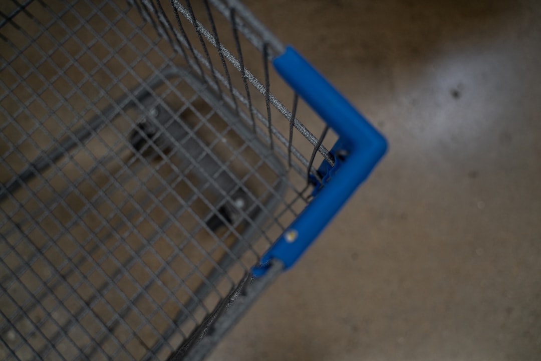 ריקי שחם חושפת: מה באמת קורה בעגלת הסופר שלך בשעה 18:00 ביום שלישי